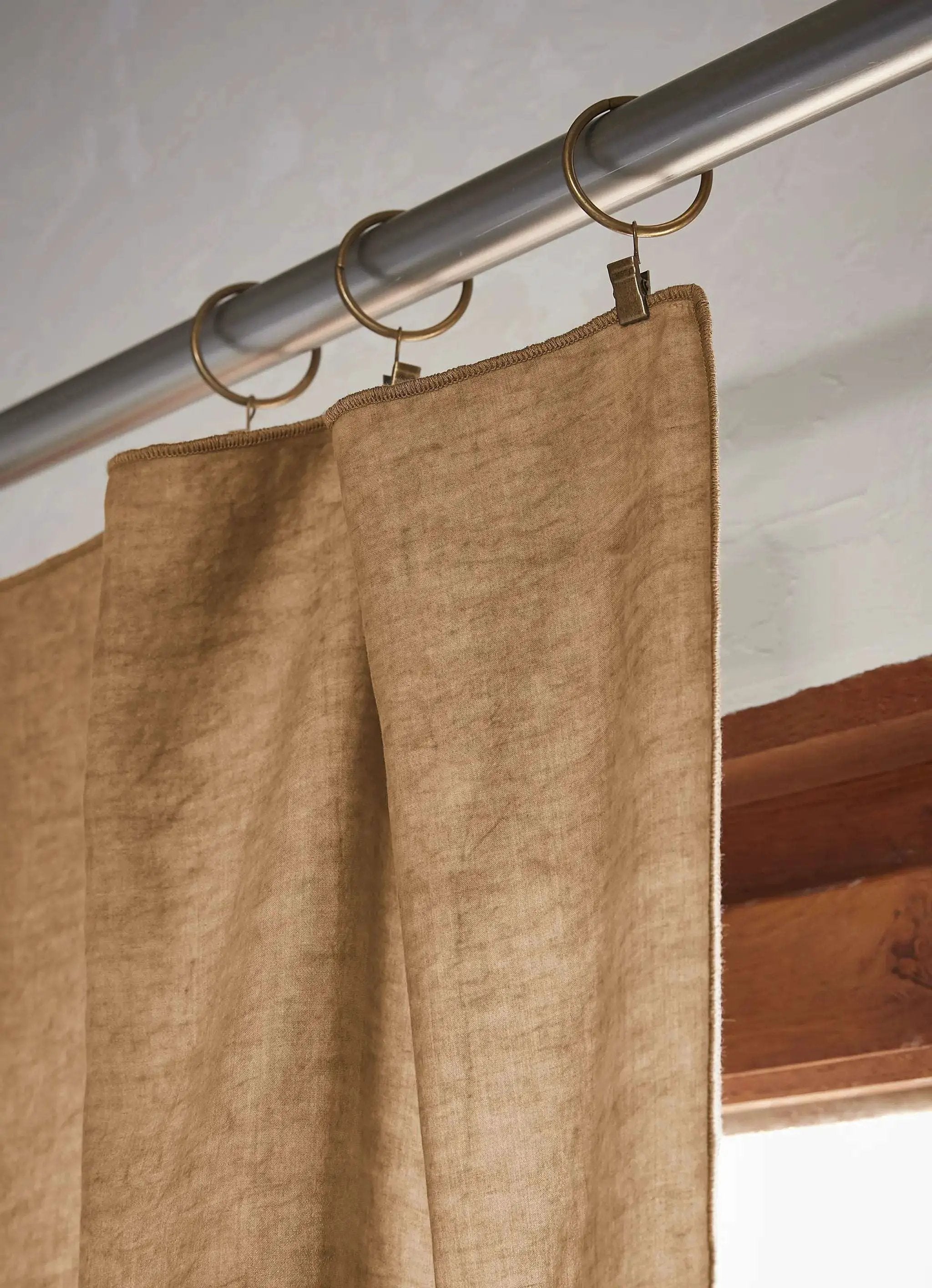 Rideau ajustable + 8 anneaux pince 140 x 270 cm Lyocell uni LYSANDRE Camel by L'effet papillon