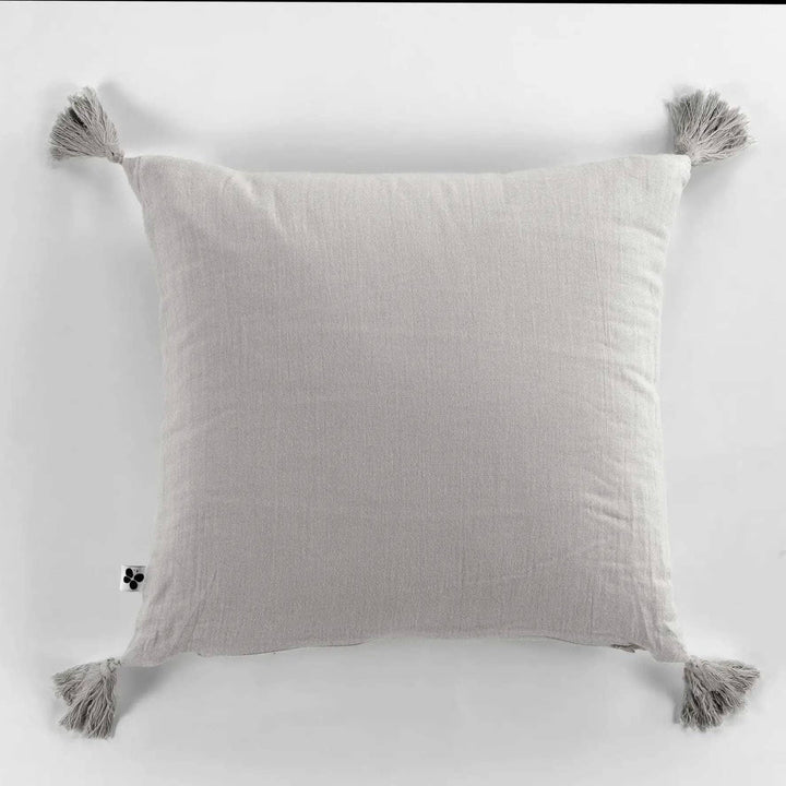 Coussin déhoussable avec pompons 40 x 40 cm Gaze de coton unie GAÏA Nuage by L'effet papillon