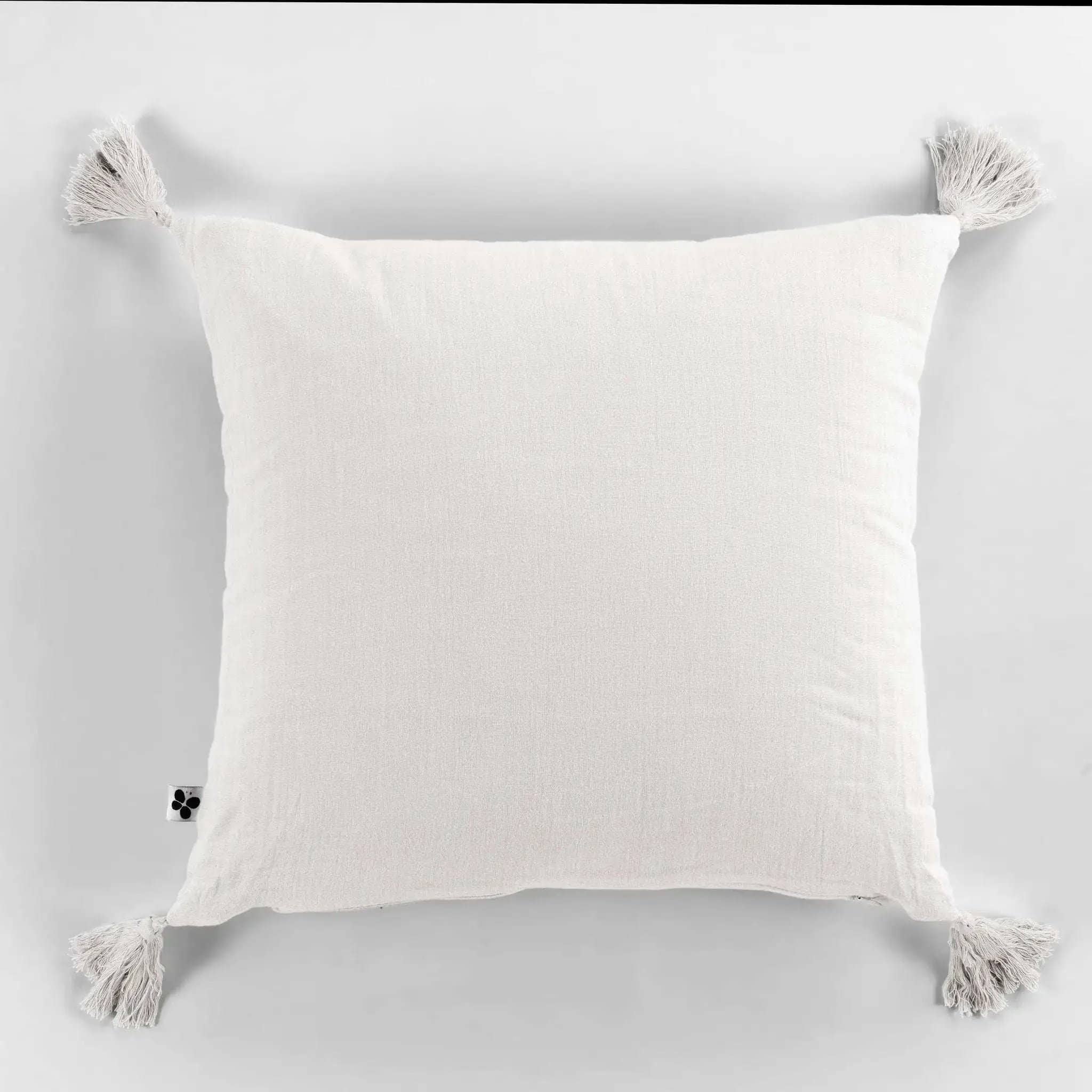 Coussin déhoussable avec pompons 40 x 40 cm Gaze de coton unie GAÏA Chantilly by L'effet papillon