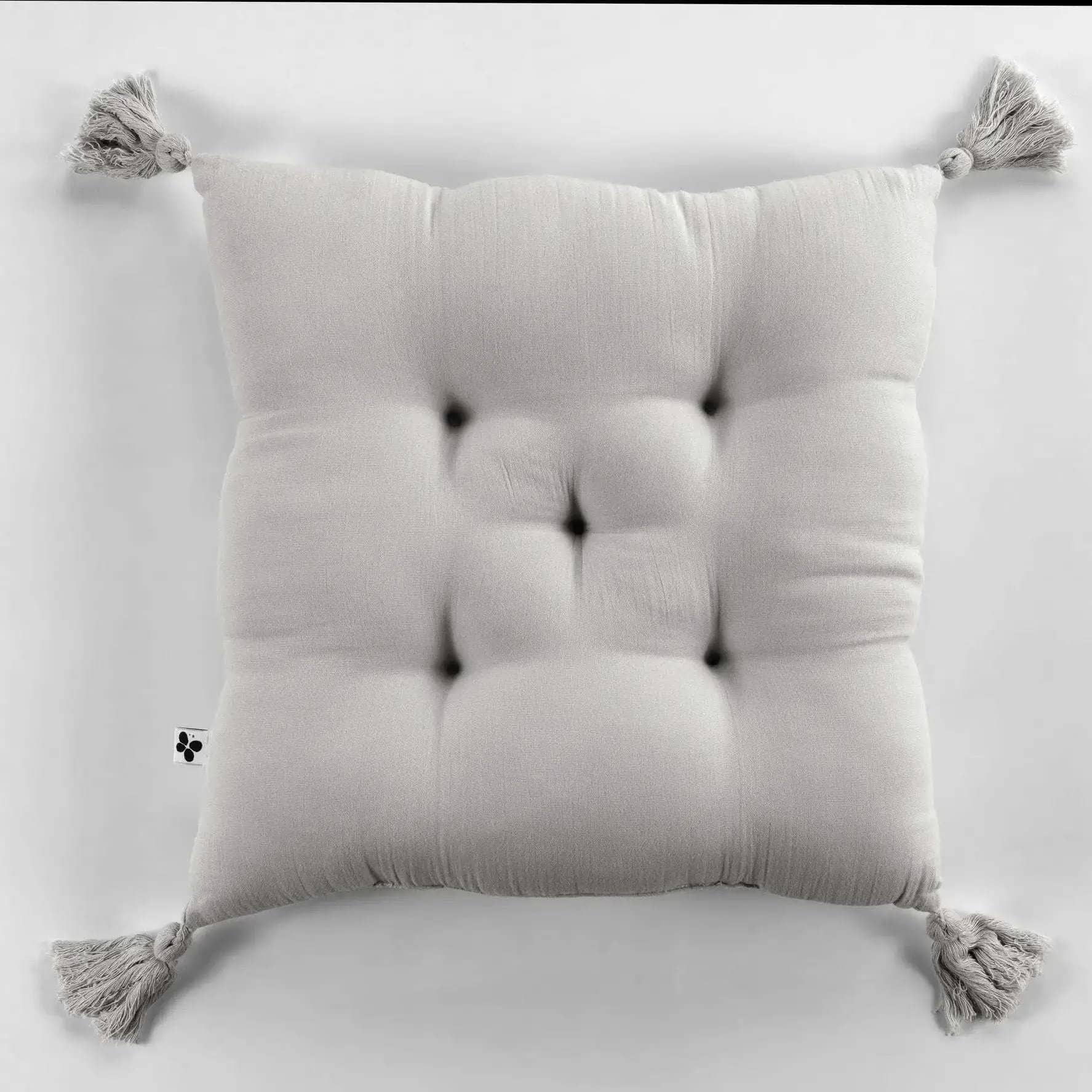 Coussin capitonné 5 points avec pompons 40 x 40 cm Gaze de coton unie GAÏA Nuage by L'effet papillon