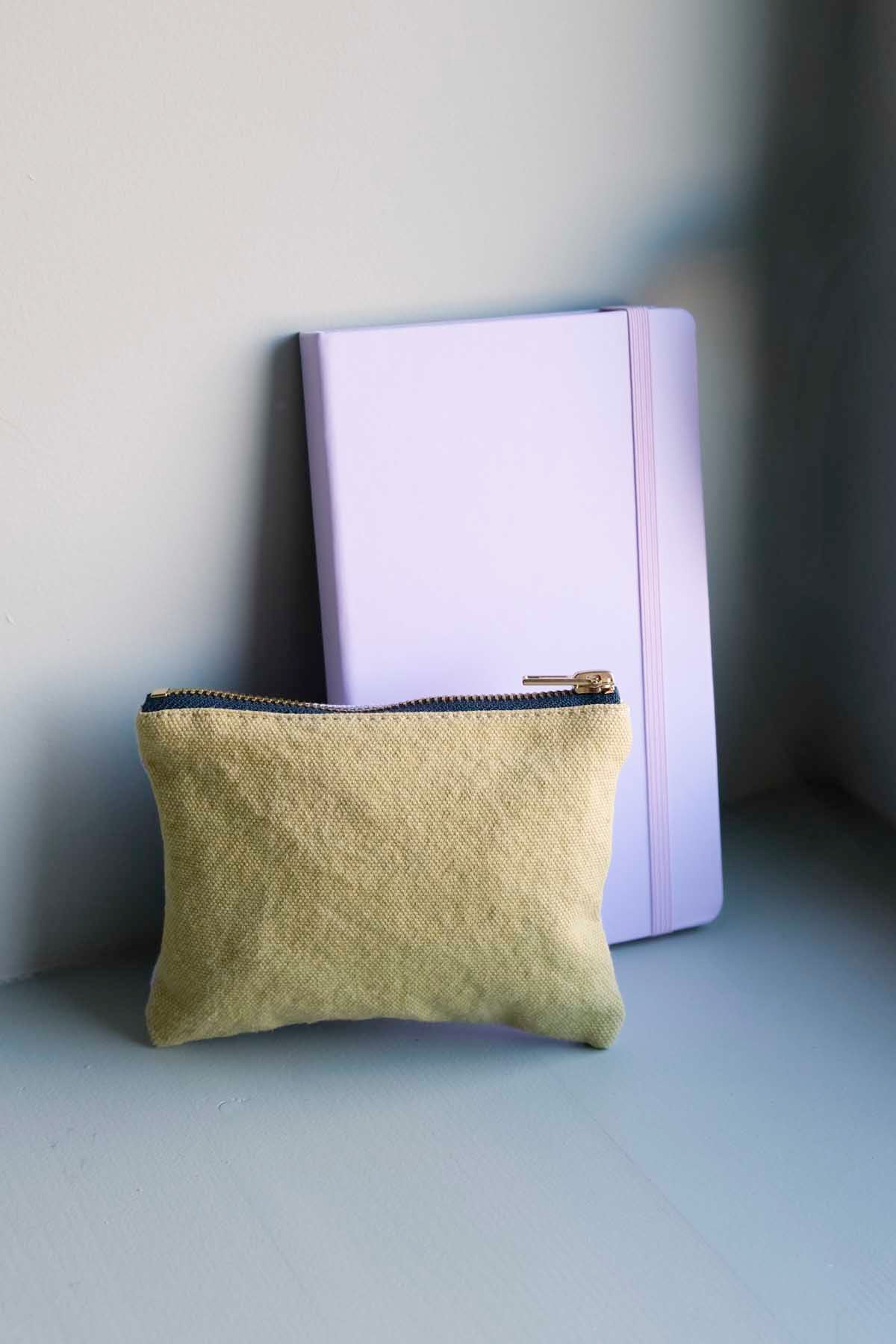 Pochette Tricolo Lilas ananas S 11 x 14 x 1 La Cerise sur le Gâteau