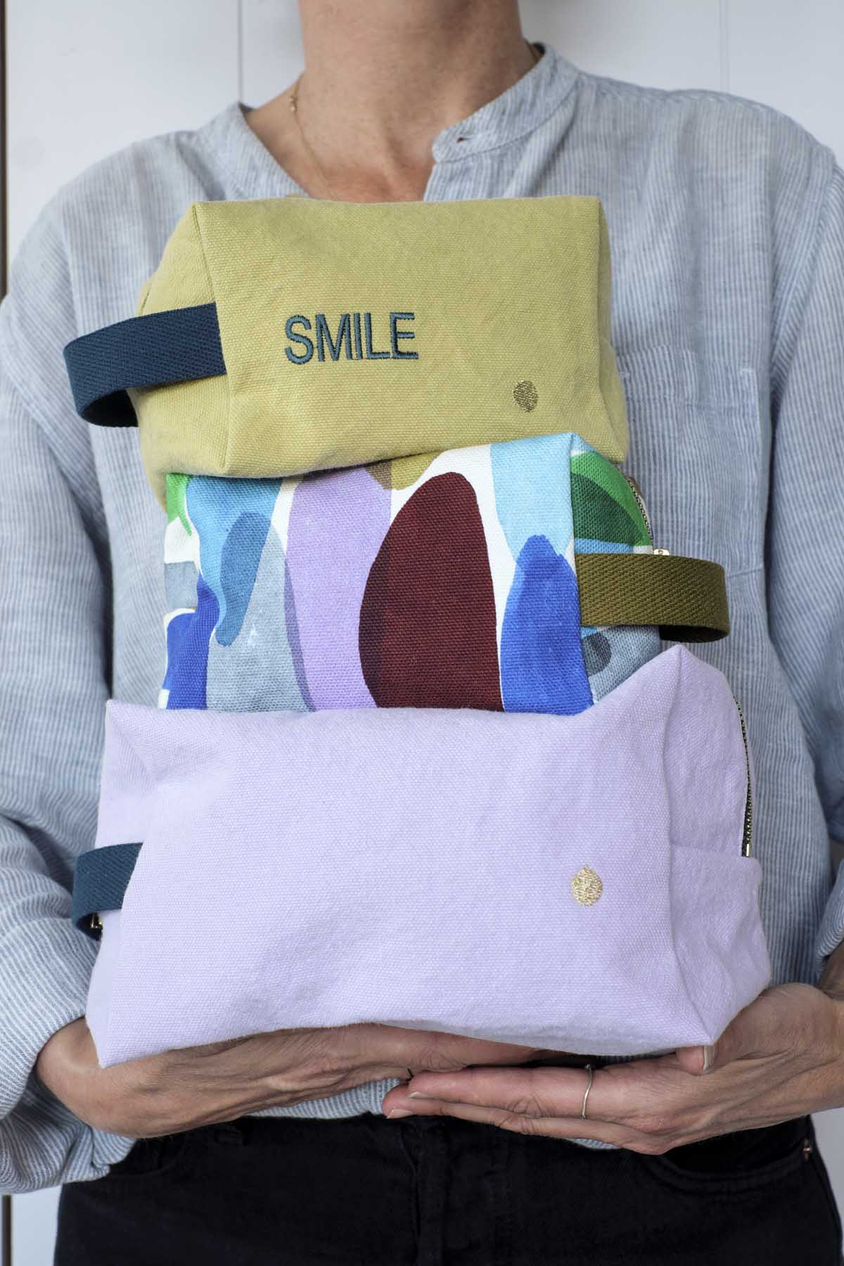 Trousse cube Smile Ananas 10 x 16 x 10 La Cerise sur le Gâteau