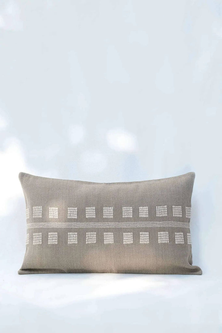 Housse de Coussin CHAKHON - Broderie sur Coton Jute - Taupe by No-mad