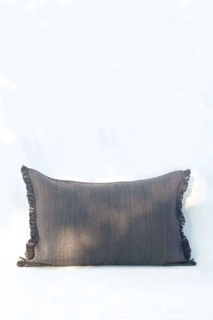 Housse de Coussin PRERIT - Bords Effilochés à la Main - Gris Acier by No-mad