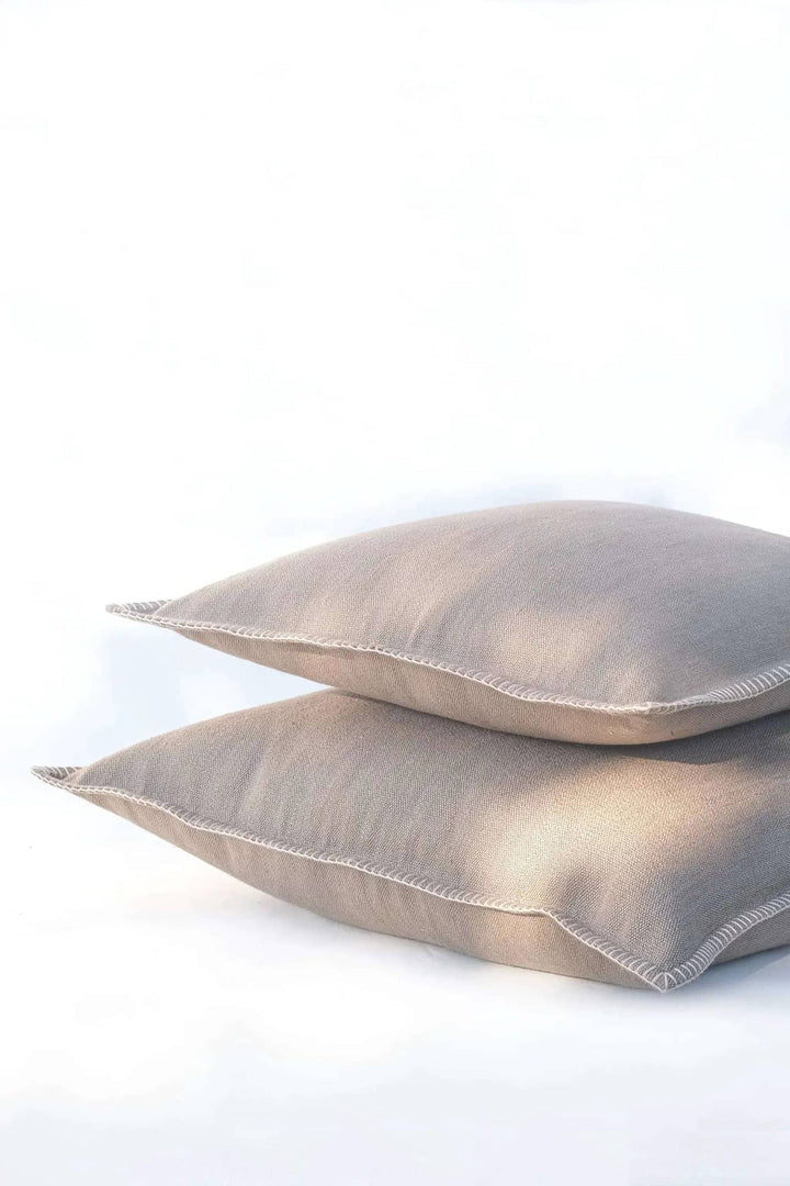 Housse de Coussin PRAKRIT - Broderie sur Coton Jute - Taupe by No-mad