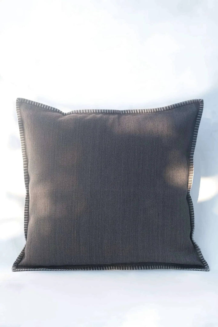 Housse de Coussin PRAKRIT - Broderie sur Coton Jute - Gris Acier by No-mad