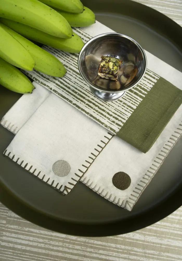 Serviettes de Table KINARA - Serviettes Brodées - Taupe/Kaki by No-mad