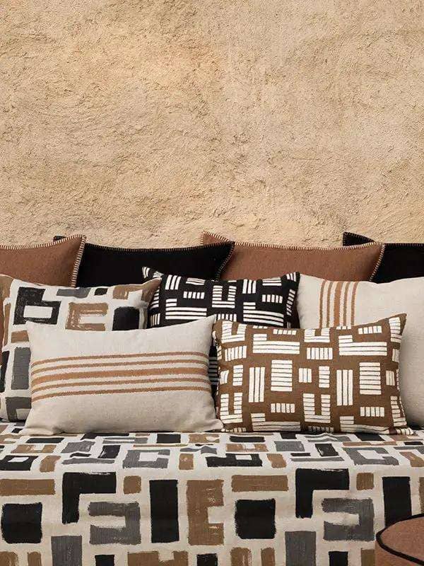 Housse de Coussin ANVAYA - Broderie sur Sérigraphie - Tabac by No-mad