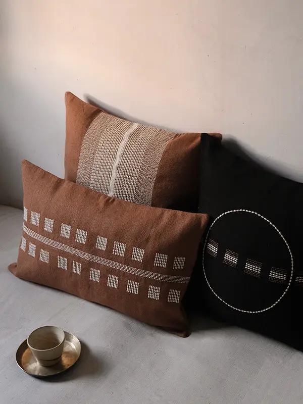 Housse de Coussin SHUNYA - Broderie sur Coton Jute - Noir by No-mad