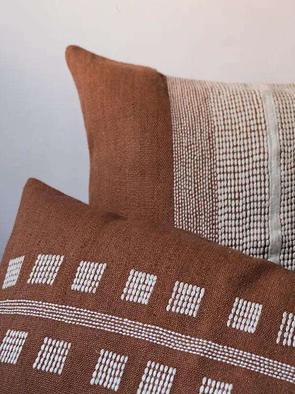 Housse de Coussin REKH - Broderie sur Coton Jute - Tabac by No-mad