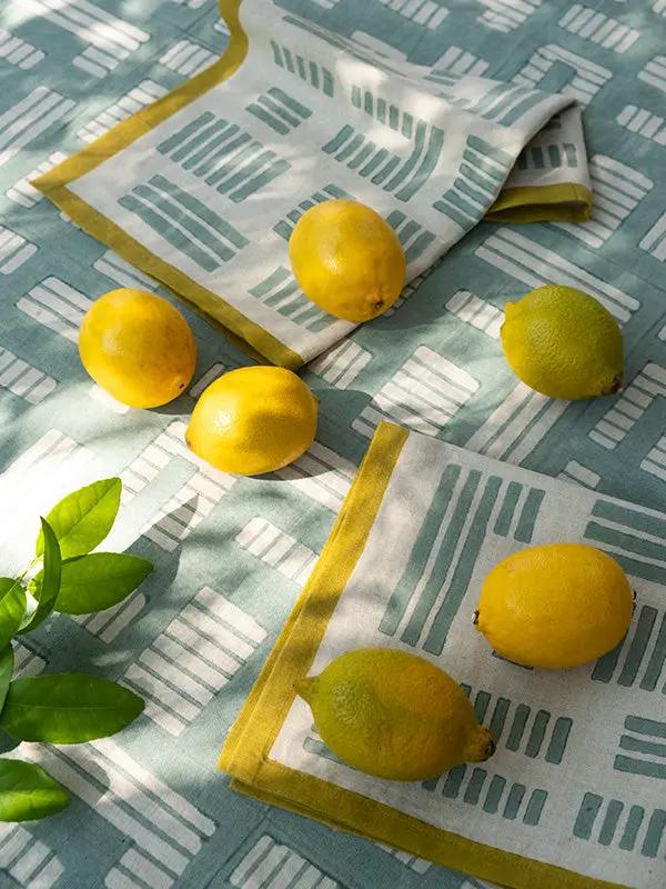 Nappe INSIA - Impression au Tampon sur Coton Lin - Bleu Doux/Citron Vert by No-mad