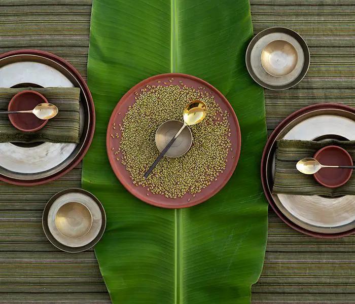 Nappe REKHTA - Lin Rayé avec Broderie - Kaki by No-mad