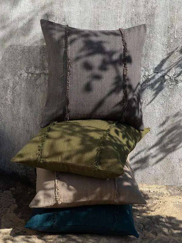 Housse de Coussin PRANIT - Détails Effilochés à la Main - Vert Canard by No-mad