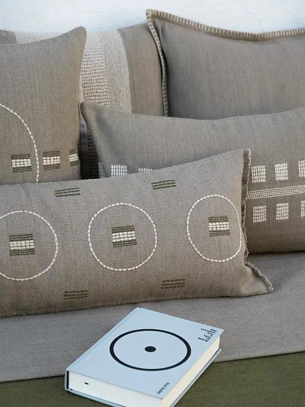 Coussins Lombaires SHUNYA - Broderie sur Coton Jute - Taupe/Kaki by No-mad