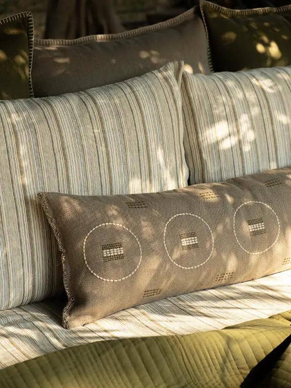 Coussins Lombaires VAYU - Broderie sur Coton Jute - Kaki by No-mad