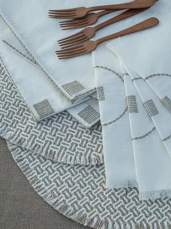 Chemins de Table BUNAI - Taupe by No-mad