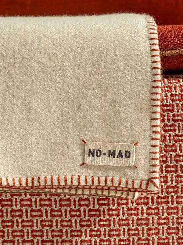 Plaids KORA - Finitions point de boutonnière faits main. - Terracotta/Tabac by No-mad