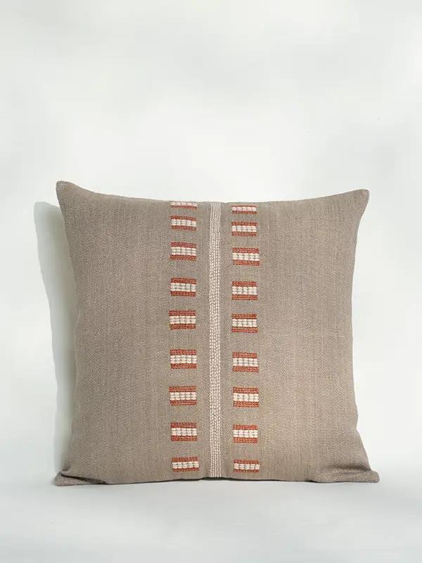 Housse de Coussin TULA - Broderie sur Coton Jute - Taupe by No-mad
