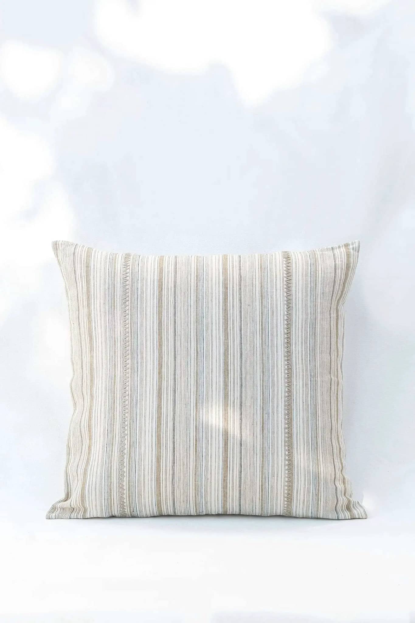 Housse de Coussin KINTSU - Broderie sur Lin - Ivoire by No-mad