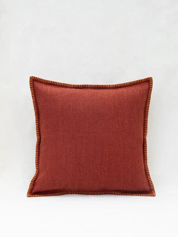 Housse de Coussin PRAKRIT - Hand Broderie sur Coton Jute - Terracotta by No-mad