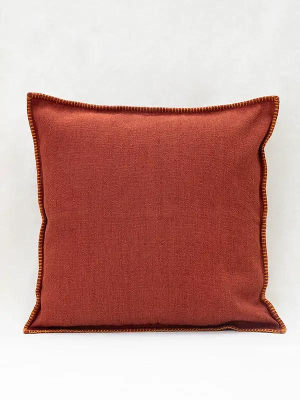 Housse de Coussin PRAKRIT - Hand Broderie sur Coton Jute - Terracotta by No-mad