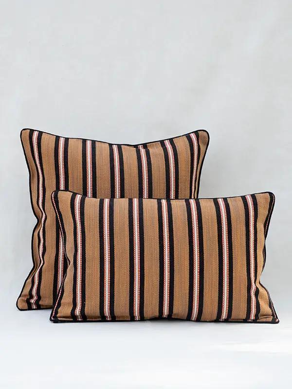 Housse de Coussin PRATHA - Rayure Mashru - Sudan (Ocre/Noir) by No-mad