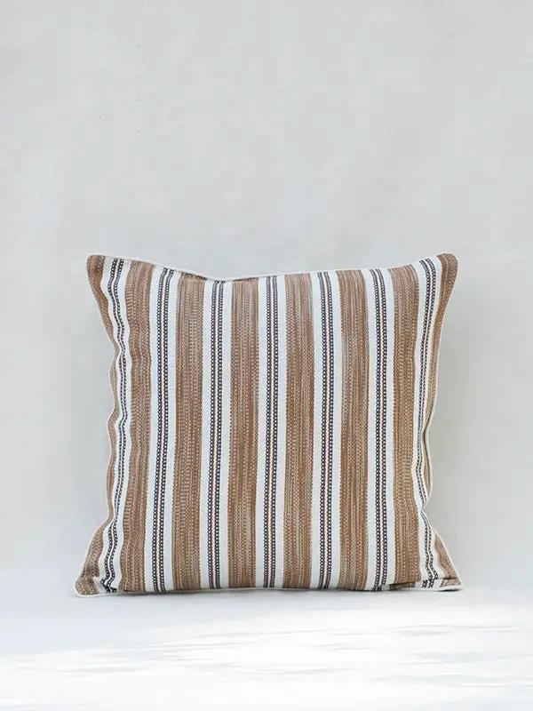 Housse de Coussin PRATHA - Rayure Mashru - Tabac/Ivoire by No-mad