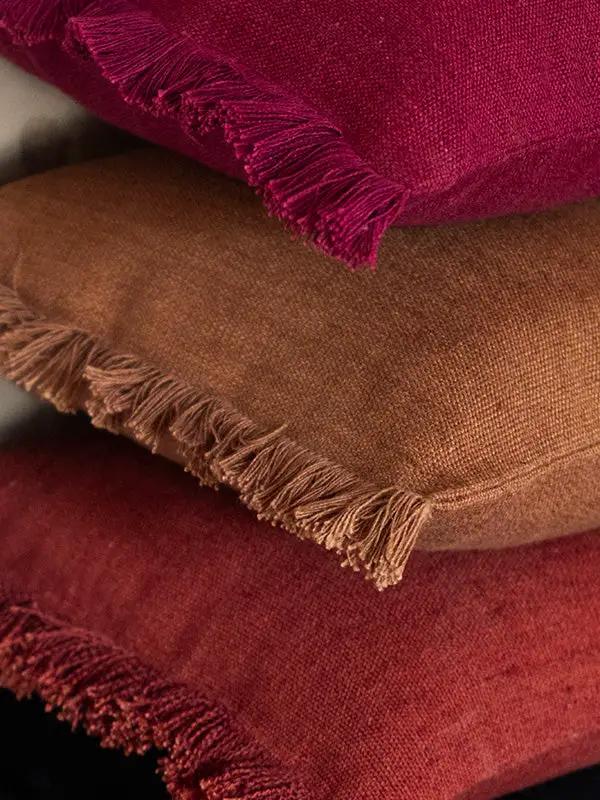Housse de Coussin PRERIT - Bords Effilochés à la Main - Cramoisi by No-mad