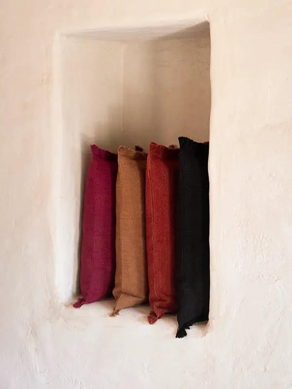 Housse de Coussin PRERIT - Bords Effilochés à la Main - Cramoisi by No-mad