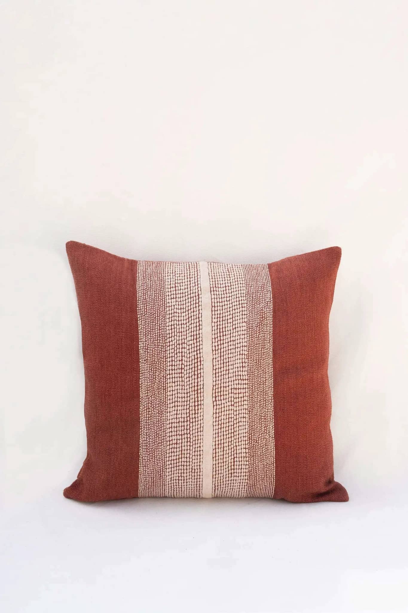 Housse de Coussin REKH - Broderie sur Coton Jute - Terracotta by No-mad
