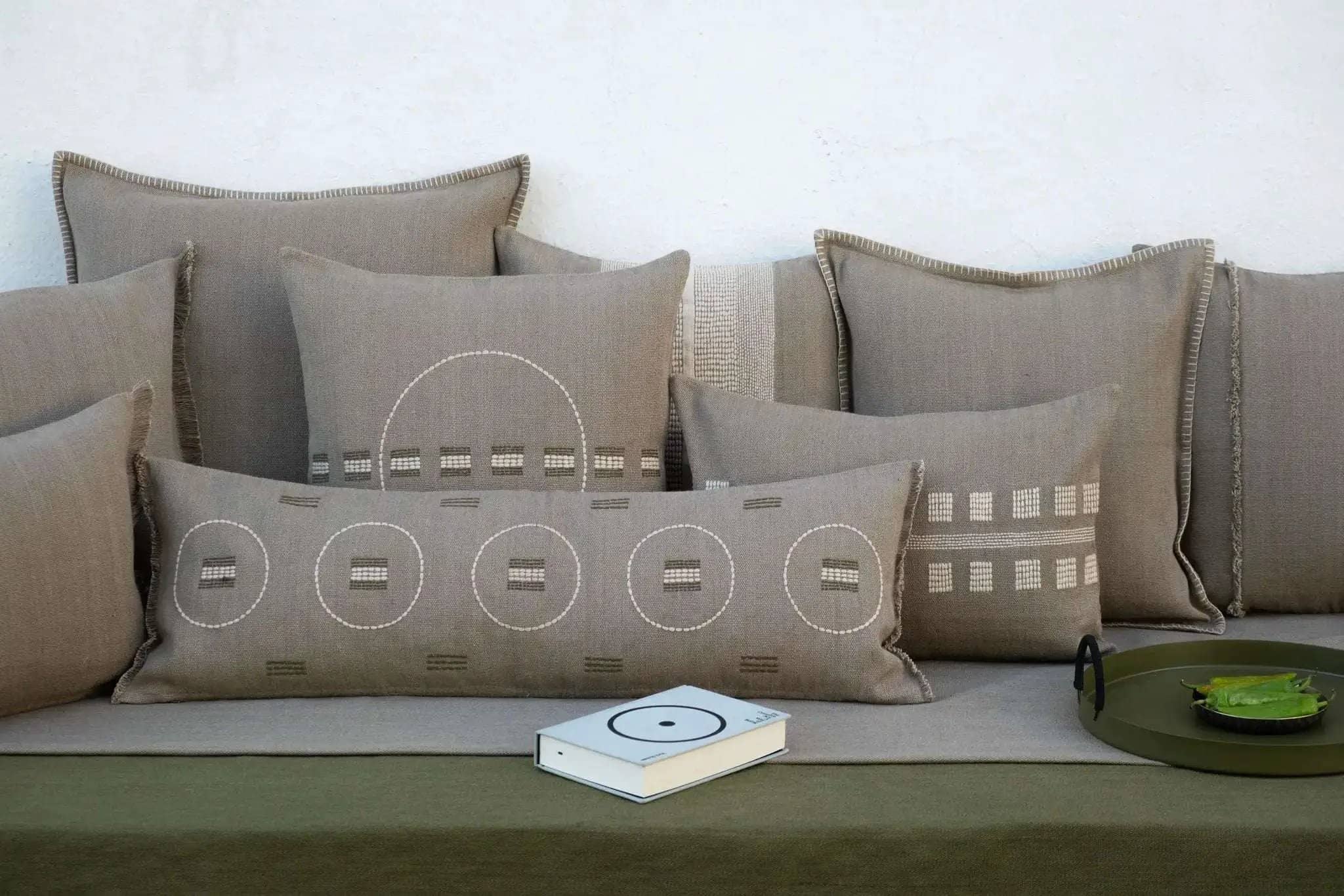 Housse de Coussin CHAKHON - Broderie sur Coton Jute - Taupe by No-mad