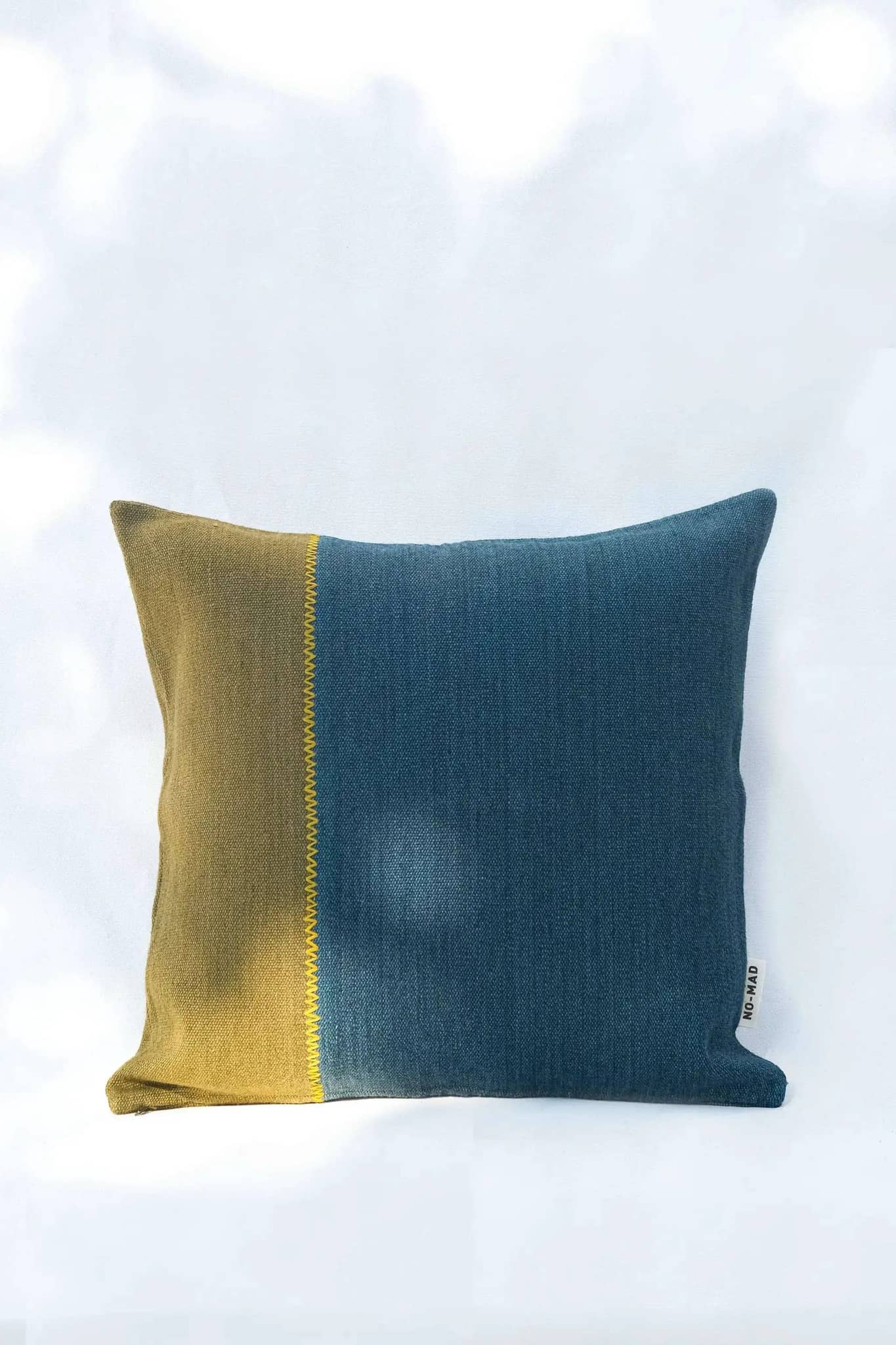 Housse de Coussin SEEVAN - Broderie sur Coton Jute - Kaki/Vert Canard by No-mad
