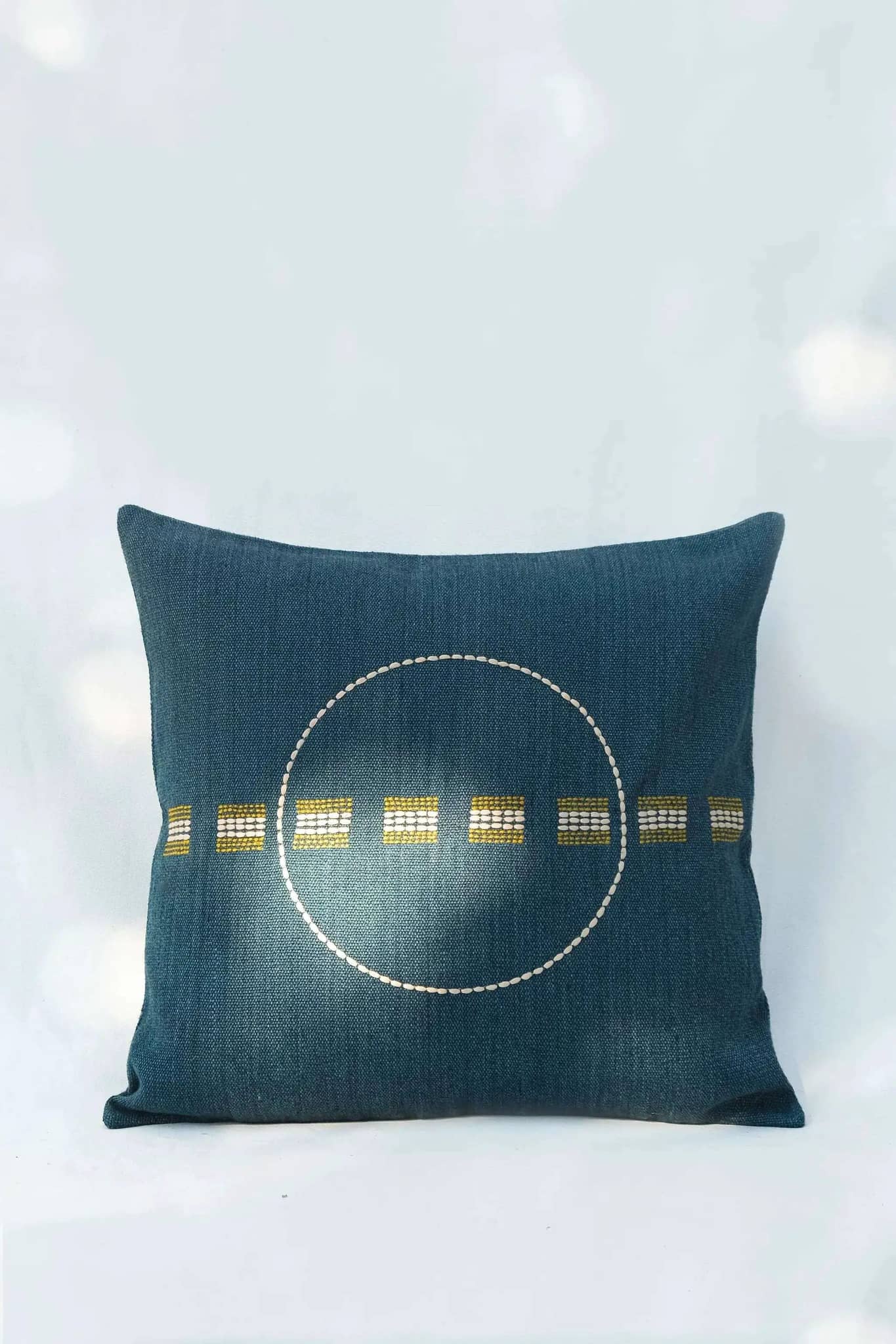 Housse de Coussin SHUNYA - Broderie sur Coton Jute - Vert Canard by No-mad