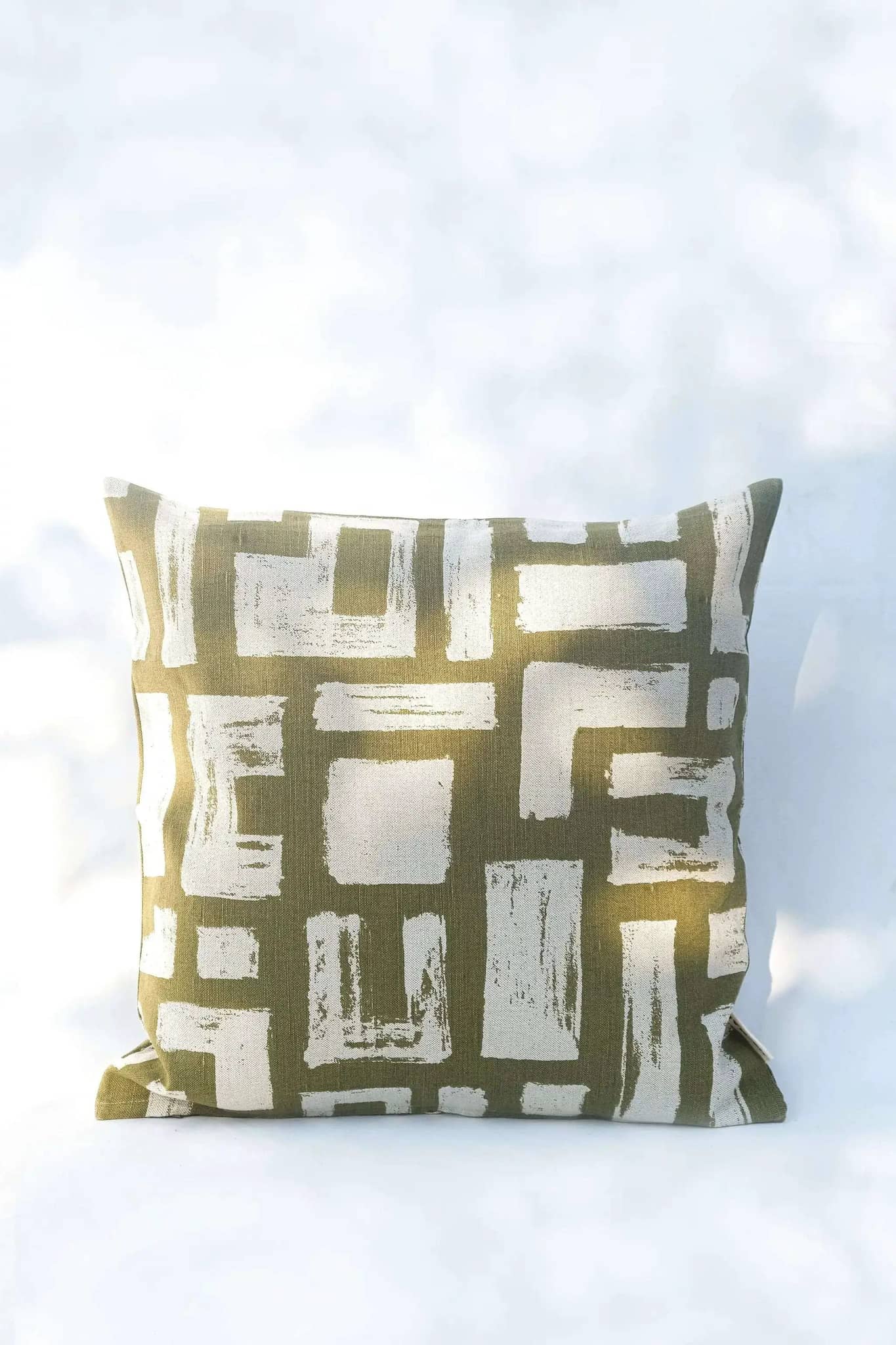 Housse de Coussin VANYA - Sérigraphie sur Coton Lin - Kaki by No-mad