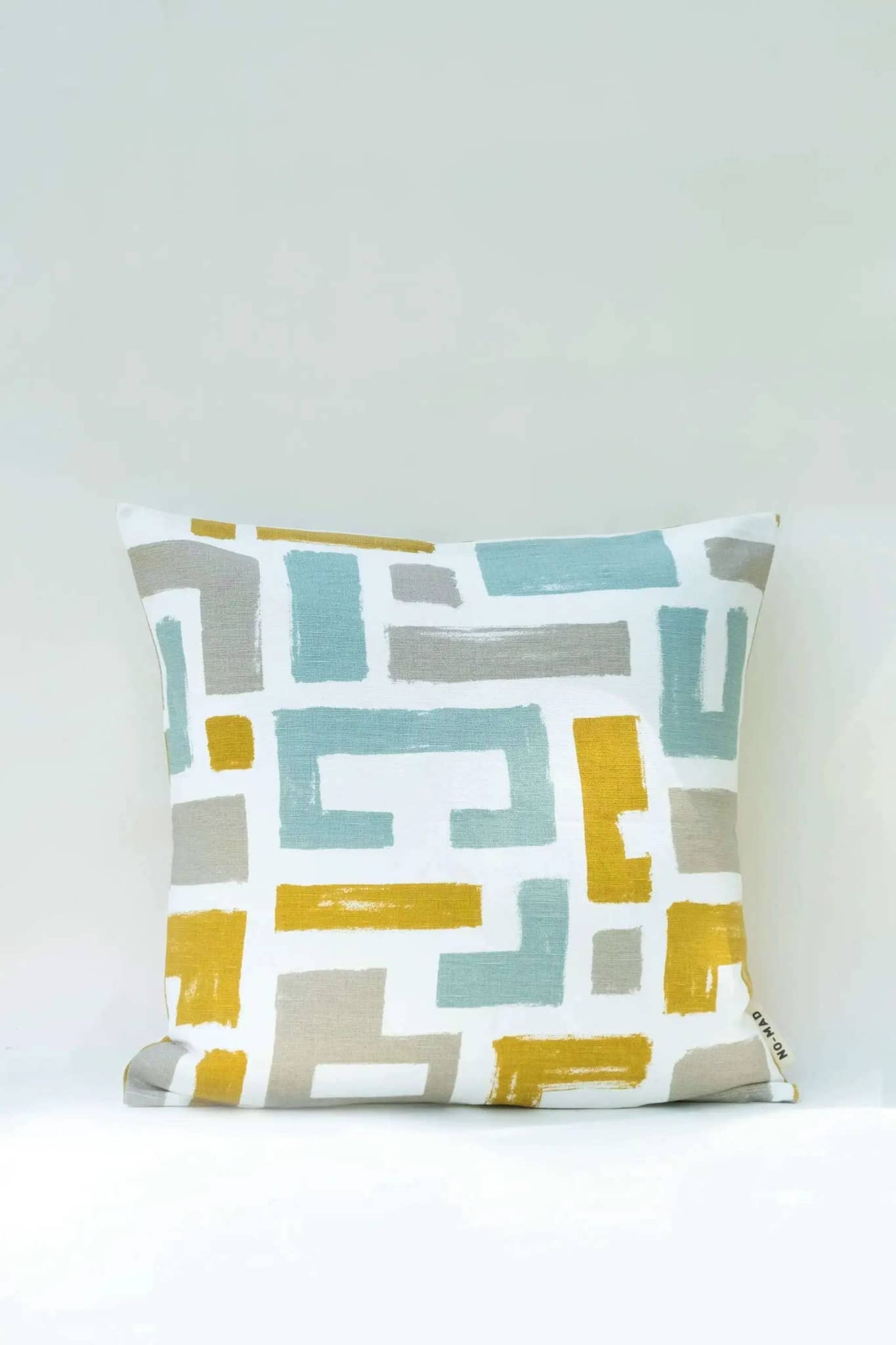 Housse de Coussin VANYA - Sérigraphie sur Coton Lin - Bleu Doux/Olive/Lin by No-mad