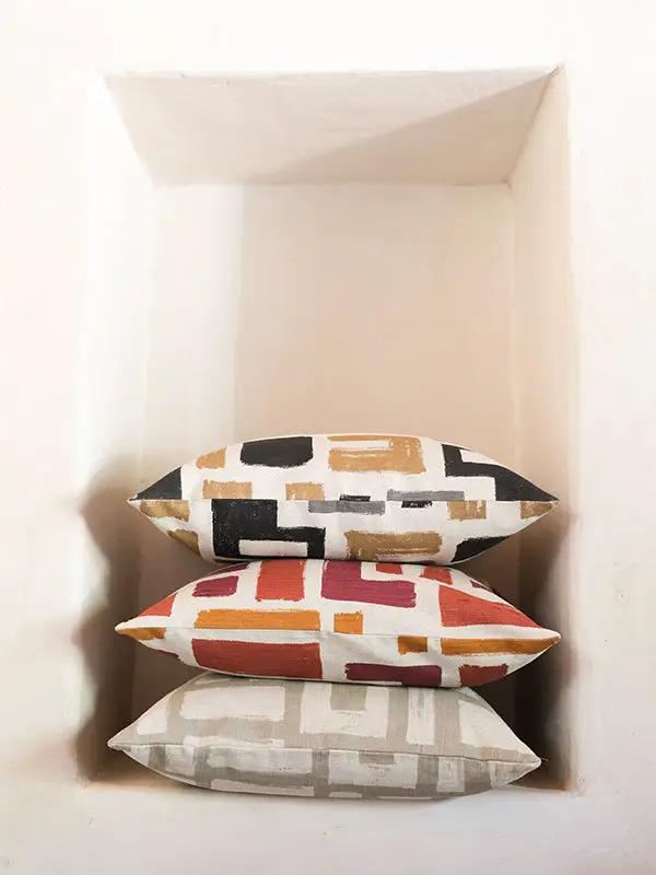 Housse de Coussin VANYA - Sérigraphie sur Coton Lin - Ocre/Cramoisi/Terracotta by No-mad