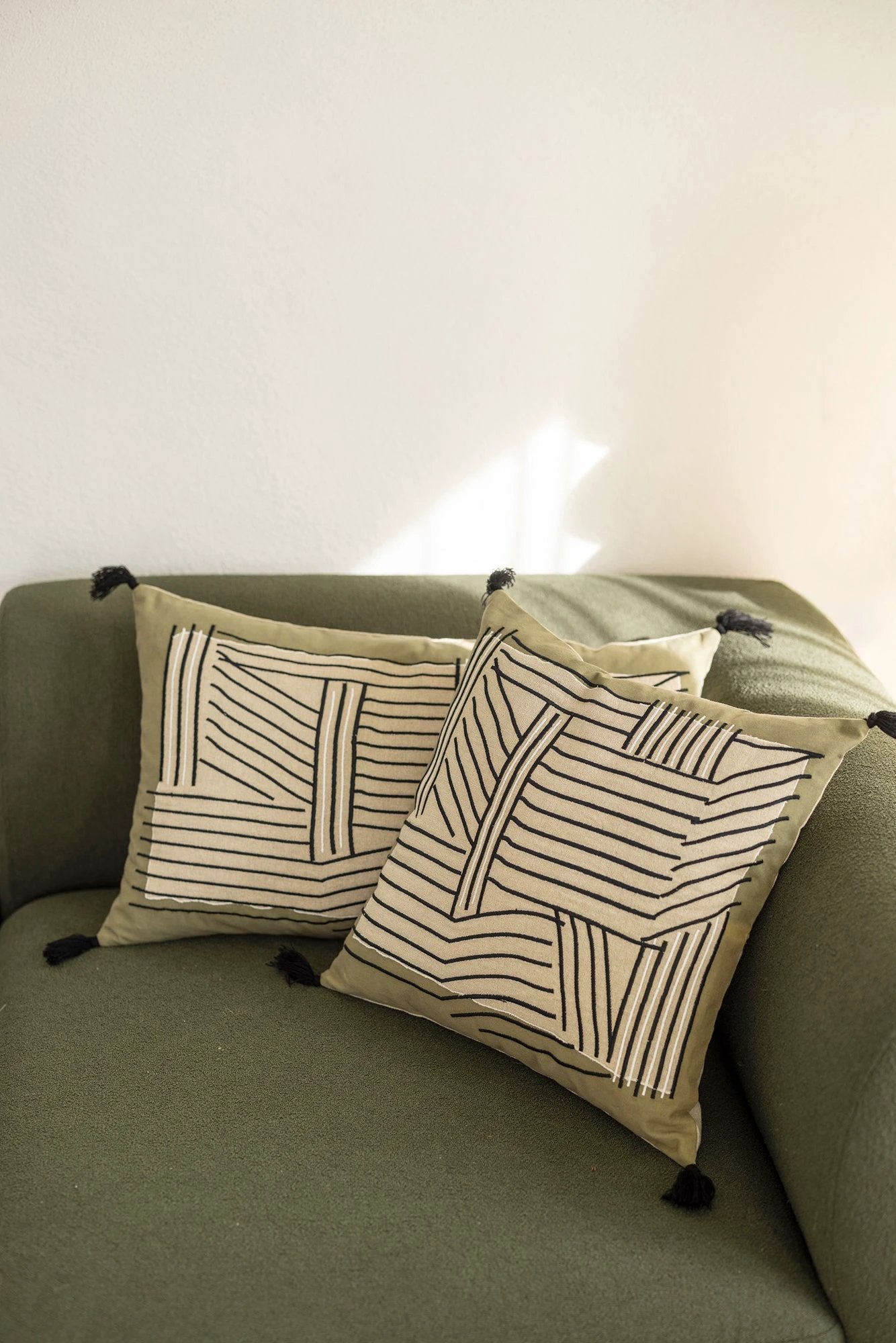 Coussin brodé Kori by Vivaraise