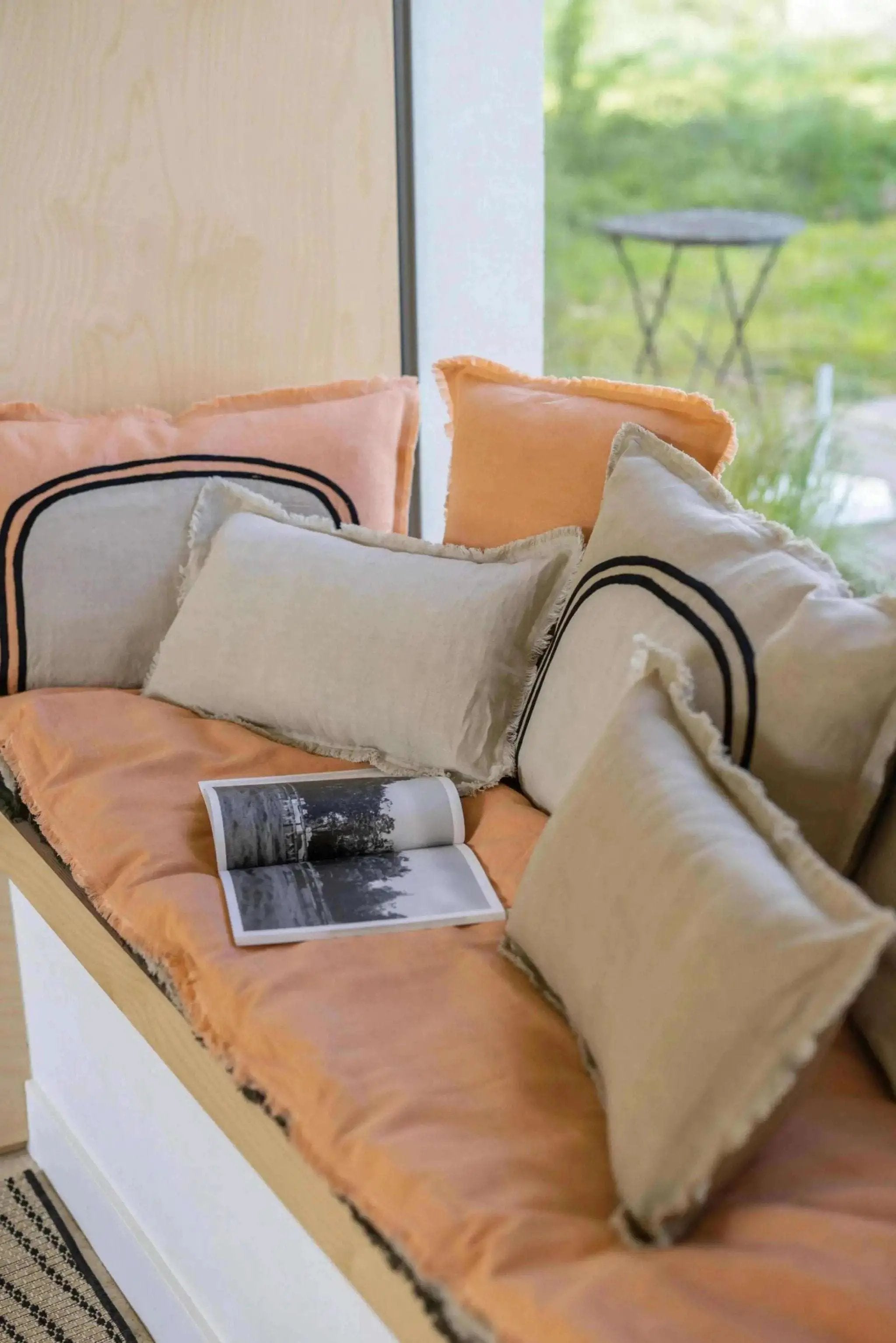 Coussin bicolore Laly by Vivaraise