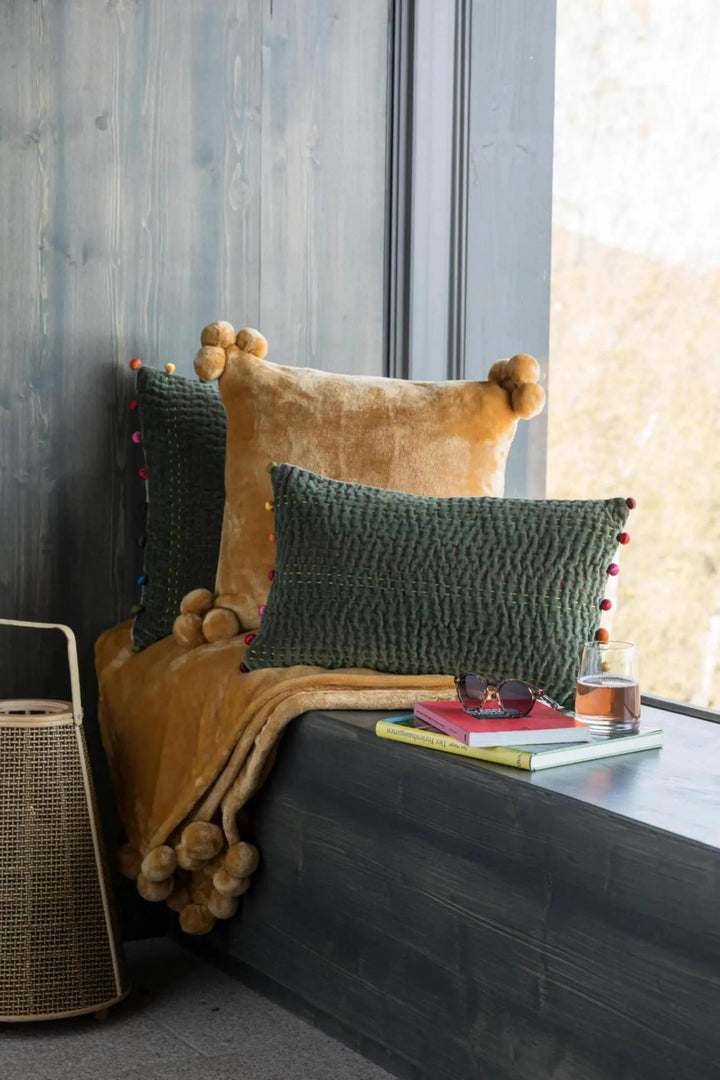 Plaid Tender pompons 130 X 170 by Vivaraise