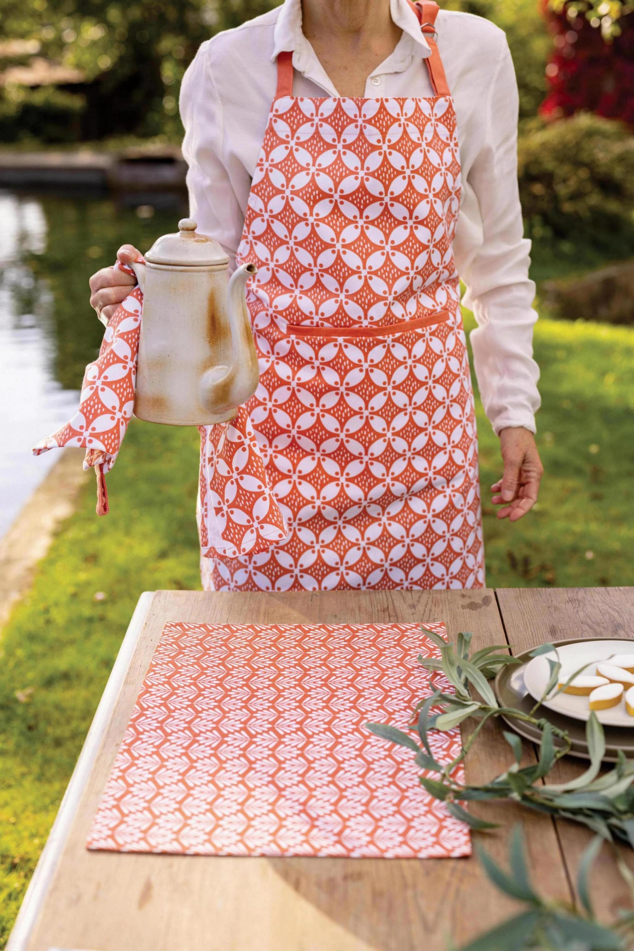 Tablier de cuisine enduit Fatou recyclé Corail 72 x 85 by Winkler