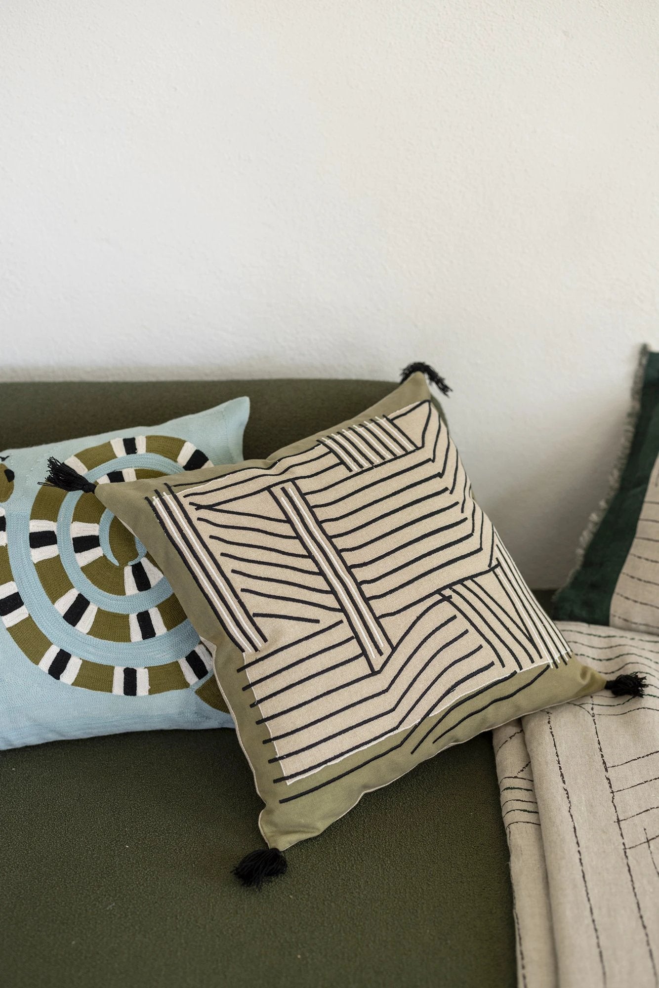 Coussin brodé Kori by Vivaraise