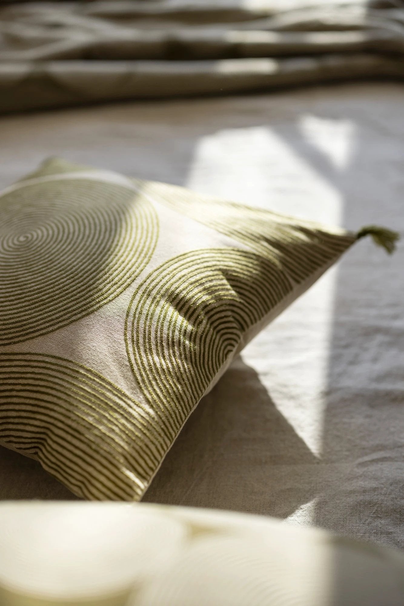 Coussin brodé Tito Naturel by Vivaraise