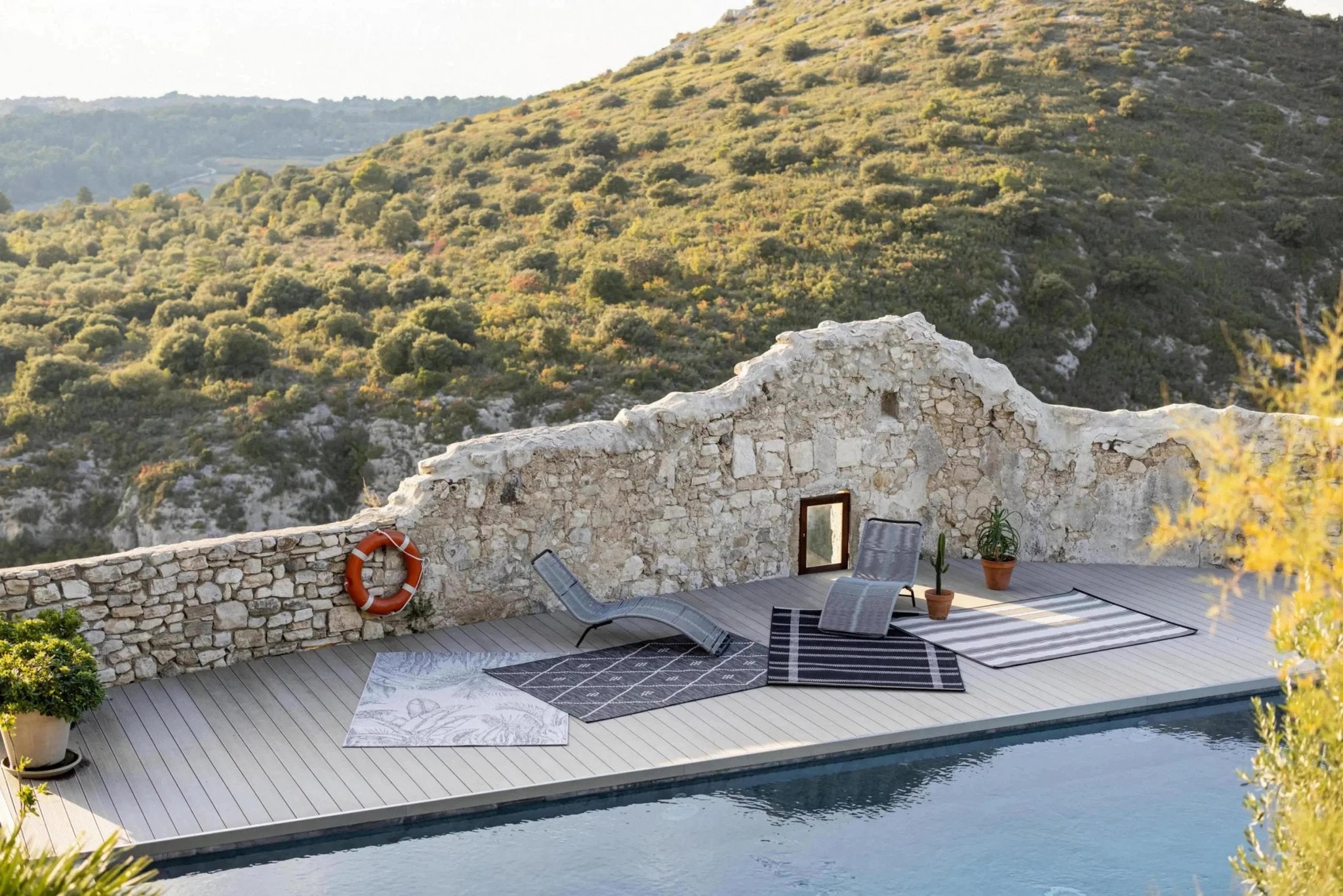 Tapis Paomia 2 outdoor Perle by Vivaraise