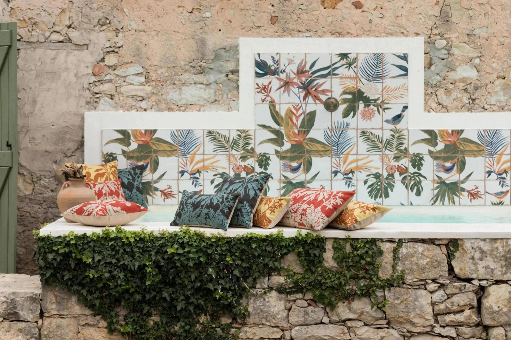 Coussin brodé Raki by Vivaraise