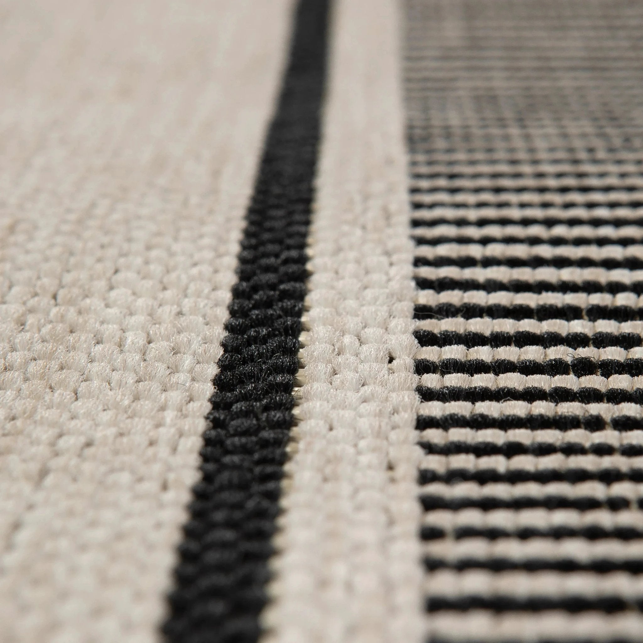Tapis Paomia 2 outdoor Perle by Vivaraise