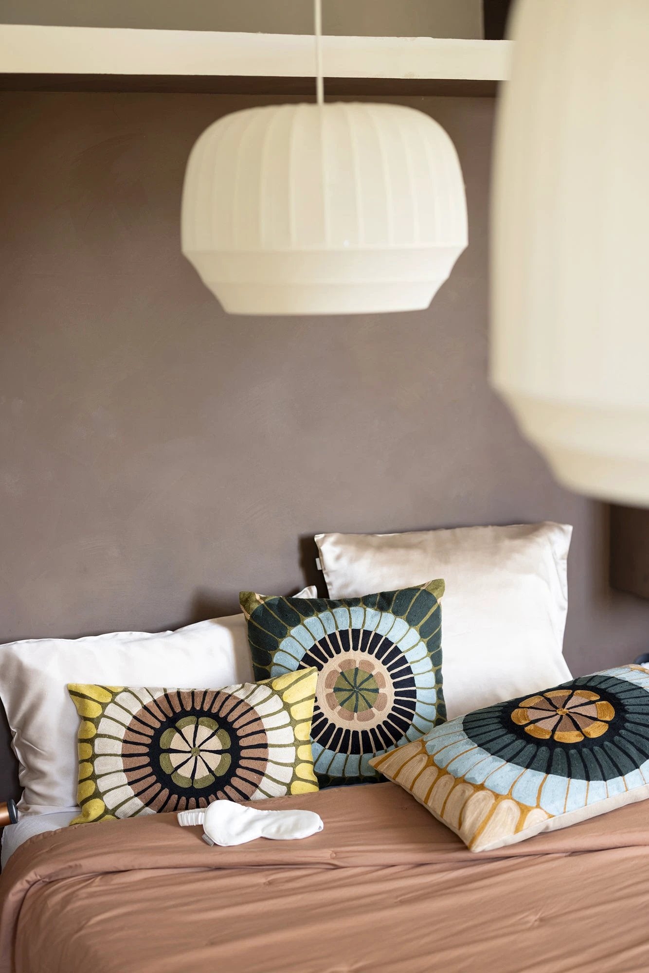 Coussin brodé Zeno Multico by Vivaraise