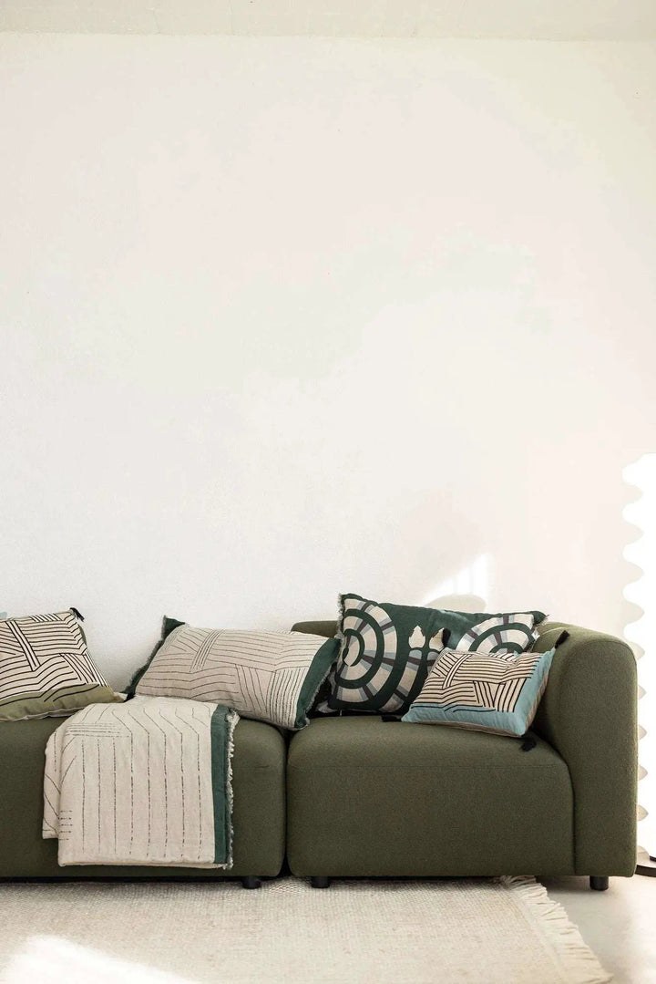 Coussin brodé Kori cèdre by Vivaraise
