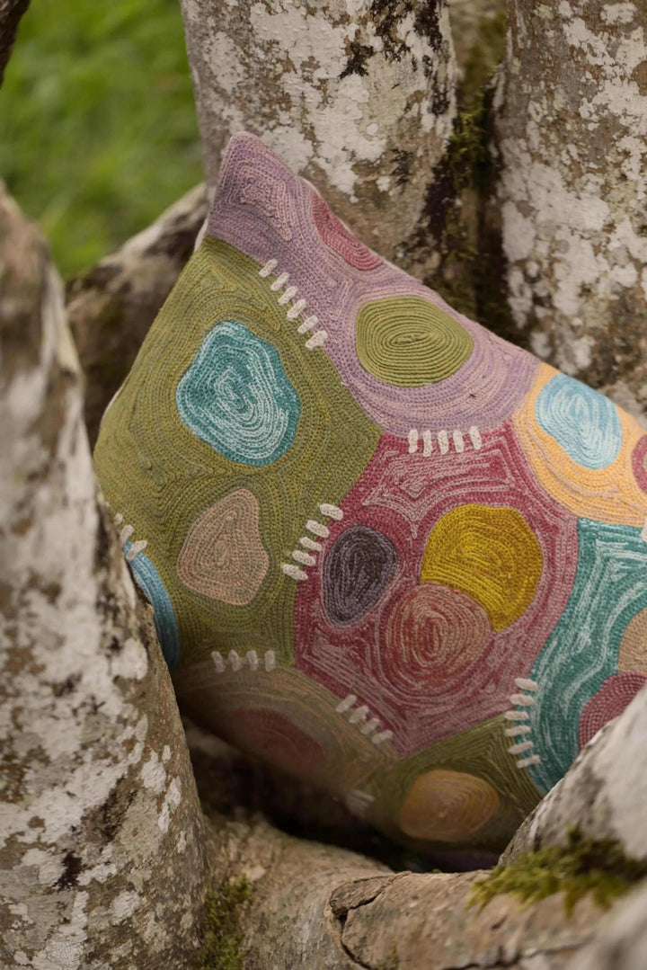 Coussin brodé Nestor Mineral by Vivaraise