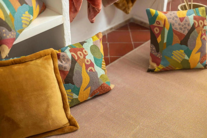 Coussin brodé Izel Minéral by Vivaraise